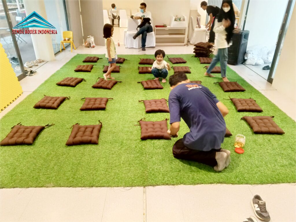 Rental Bantal Lesehan Rumput Sintesis Dan Tenda Roder Depok