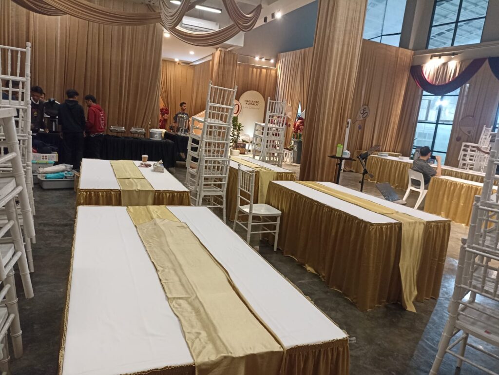 Sewa Meja IBM Taplak Putih Sekerting Gold,Tenda Roder BSD
